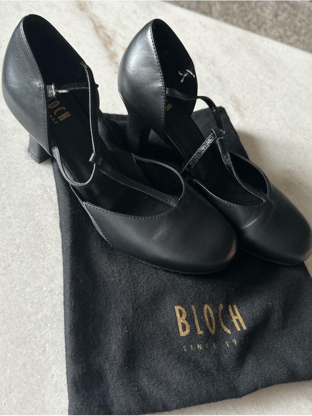 Bloch Women's Size 10B Black Leather T-Strap Heels
